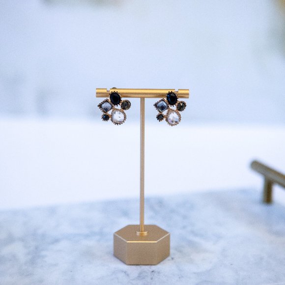 Black Cluster Earrings - Picture 1 of 3